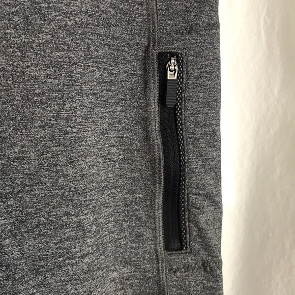 EUC lululemon Gray Legging - Picture 3 of 12